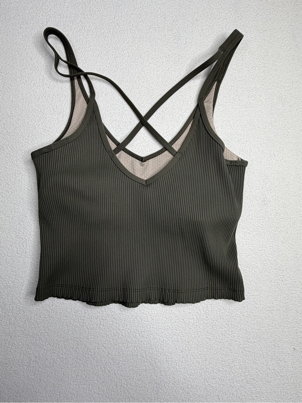 Vuori Rib Crop Top - Picture 8 of 11